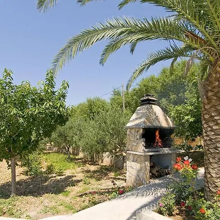 Holiday home Eden House With Private Pool And Vineyard
