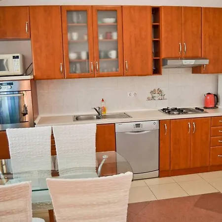 Eden House With Private Pool And Vineyard Holiday home *