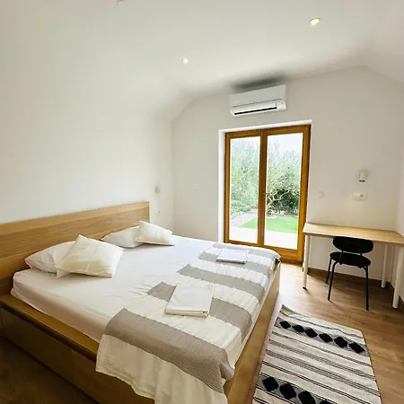 Eden House With Private Pool And Vineyard Holiday home *